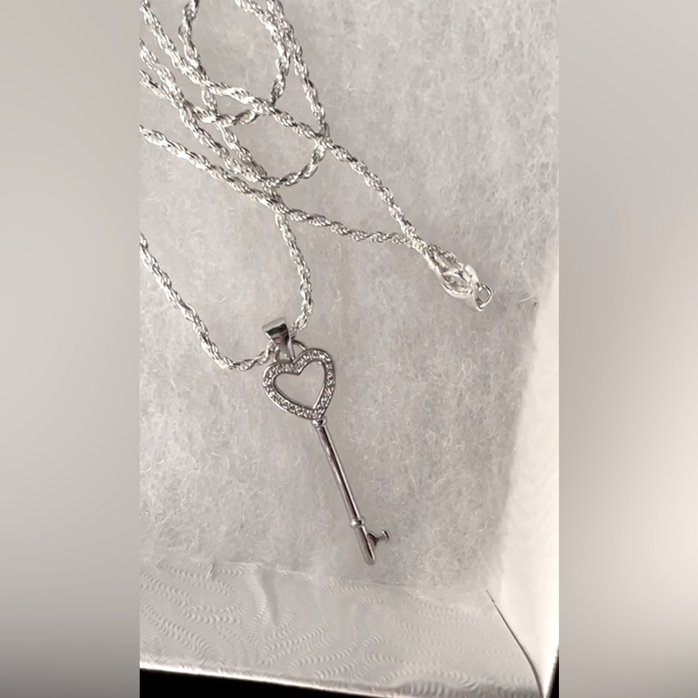Sterling silver Rope chain key heart necklace 14ct.